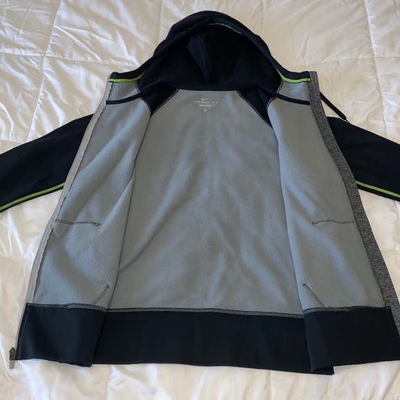Nike zip up therma-fit jacket - Picture 5 of 9